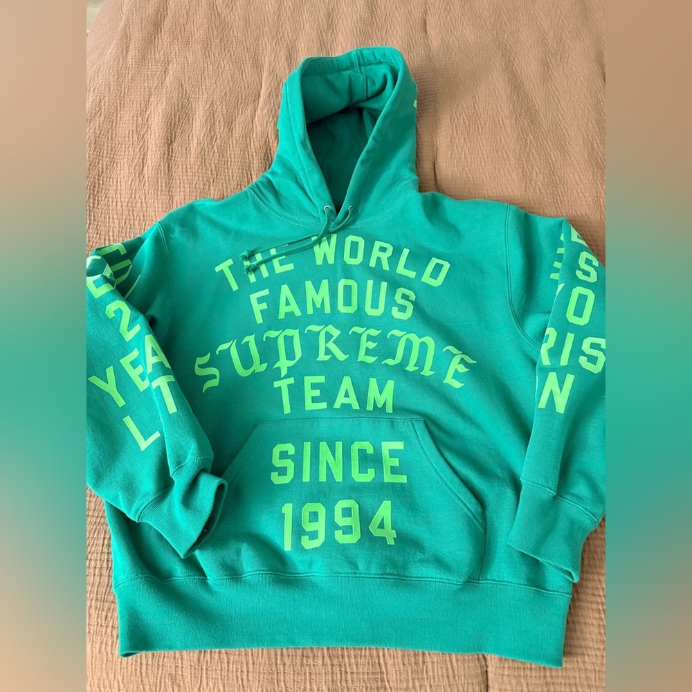 Supreme Green Hoodie
Size Small